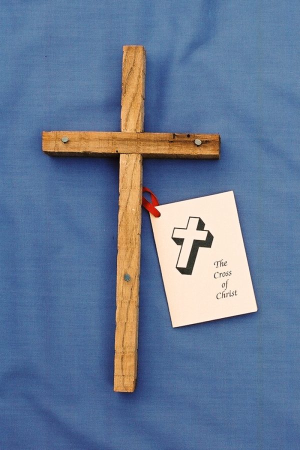 Light stained wooden cross